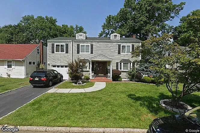 90 Longfellow Dr photo 1