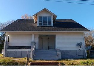 129 E Bell St, Statesville, NC 28677