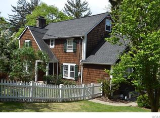 24 Crest Rd, Chappaqua, NY 10514