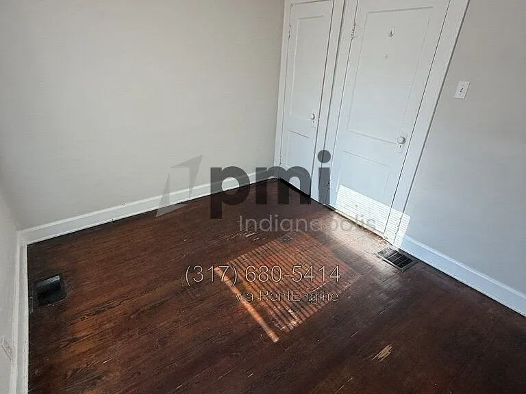 943 N Drexel Ave — Photo 15