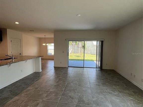 3rd image of 157 Claire Ln