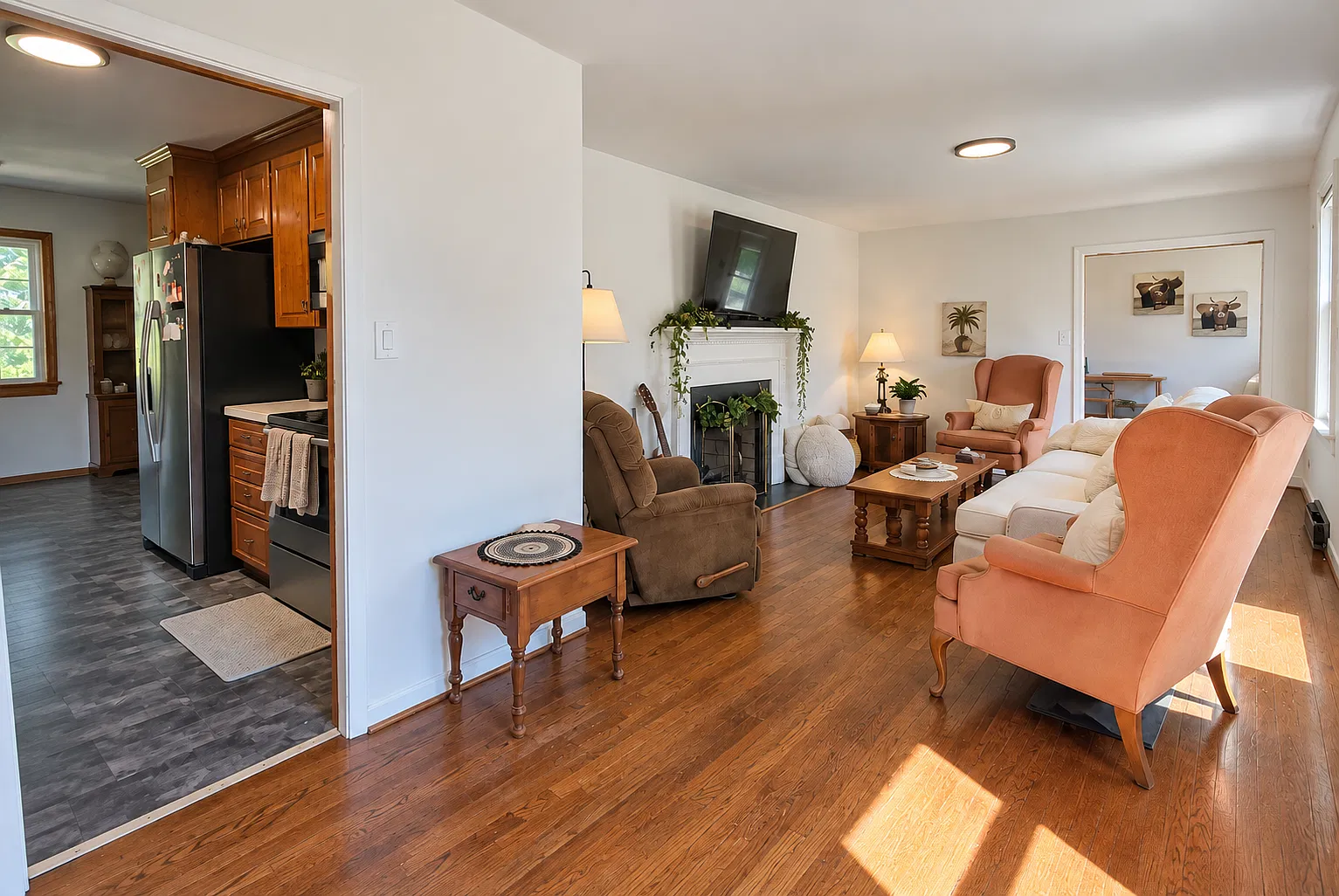6 bed, 3242 sqft, $2,450 — Photo 4