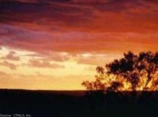 9 Farm View Dr, Norwich, CT 06360