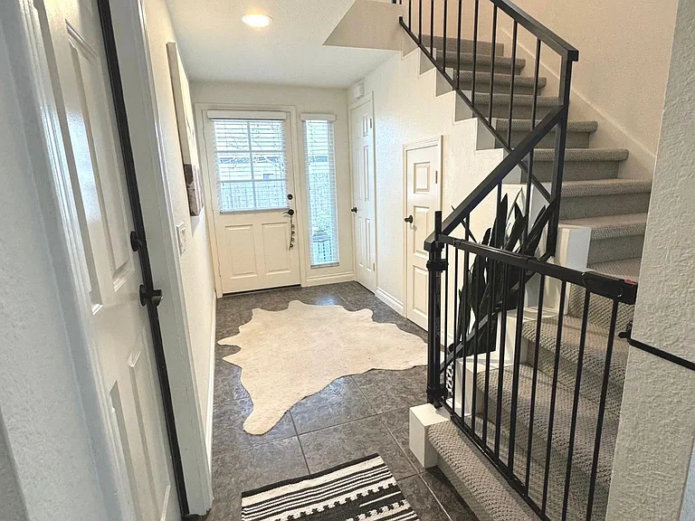 117 E Wilson St #B — Photo 9