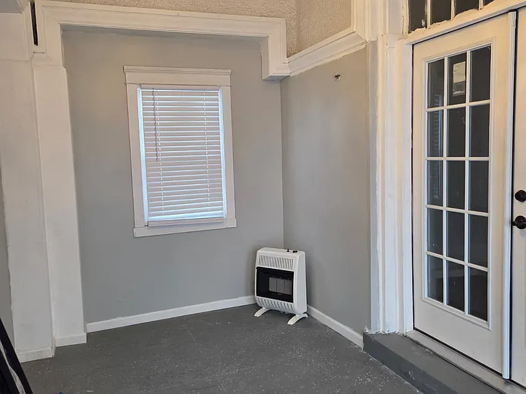 1629 Netherwood Ave — Photo 3