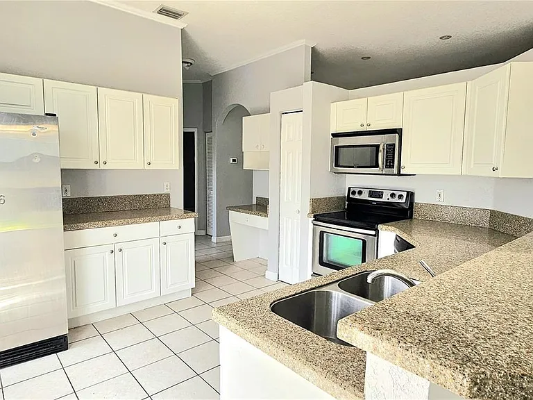 21460 SW 90th Ct — Photo 6