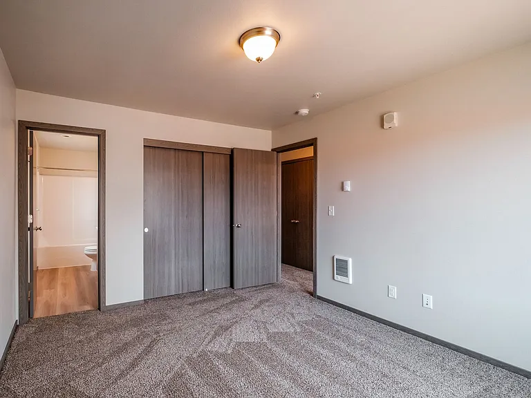 4 Corners Apartments — Photo 47