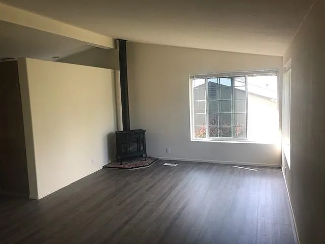 2515 NE Lavender Way — Photo 5