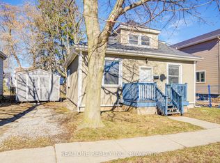 102 Royal Ave, Hamilton, ON L8S 2C5