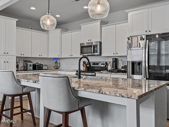 2nd image of 328 Kensington Drive