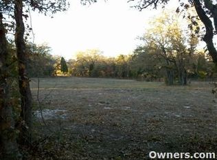 337 Gruetzner Ln, Elgin, TX 78621