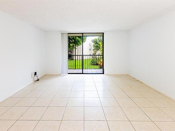 4th image of 5250 Las Verdes Cir APT 202