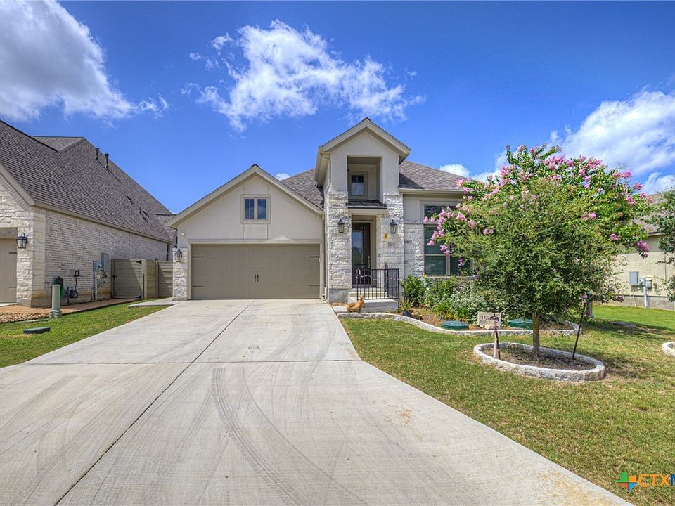 1st image of 415 Bridle Trl