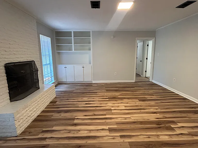 1152 Ferncrest Dr — Photo 3