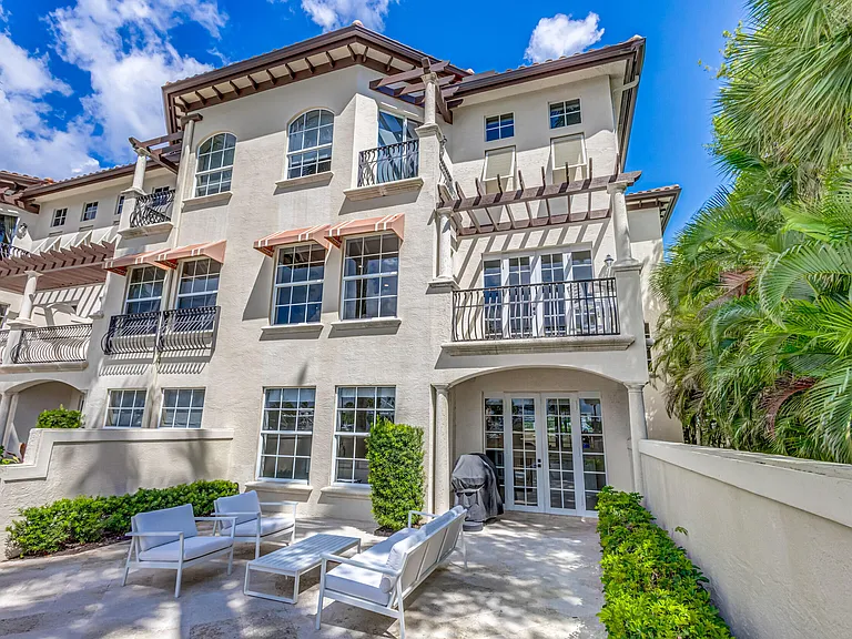 27 Marina Gardens Dr — Photo 65