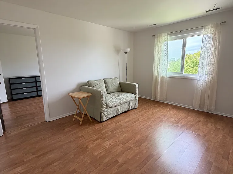 625 Huntington Commons Rd #308 — Photo 6