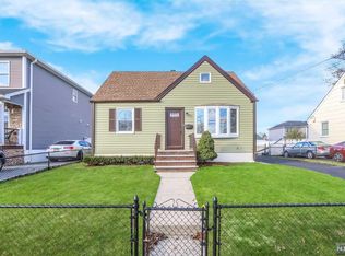 39 Cambridge Ave, Saddle Brook, NJ 07663