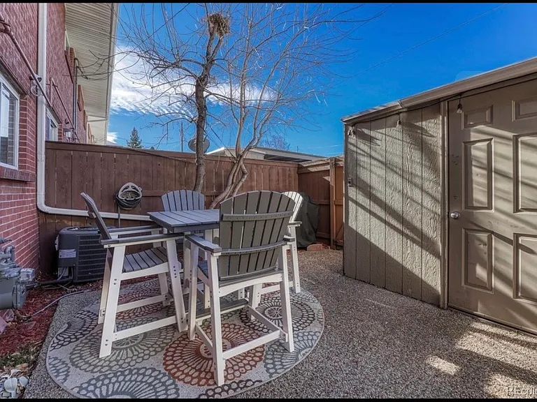9004 E Mansfield Ave — Photo 22
