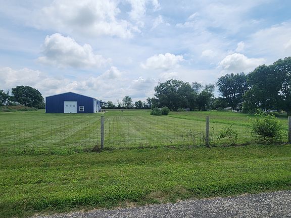 3rd image of 7796 N Meridian Rd