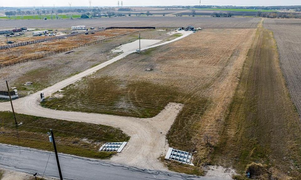 1st image of 709 County Road 333