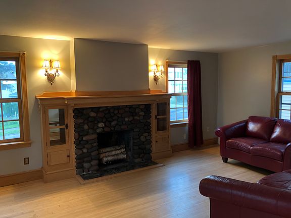 Living room - decorative fireplace