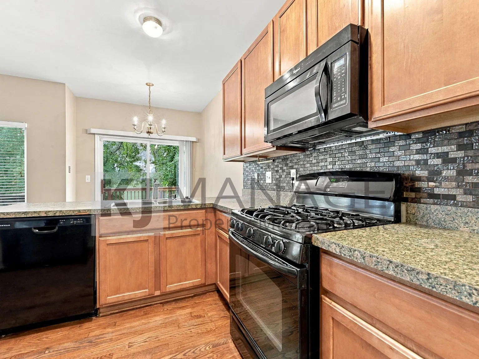 3 bed, 1525 sqft, $2,500 — Photo 2