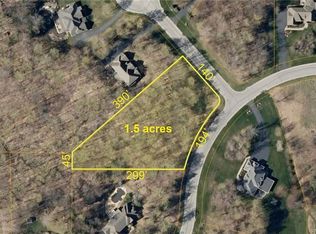 3 Woodbine Ct, Orchard Park, NY 14127
