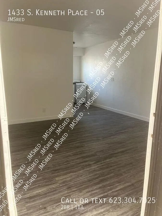 First Month's Rent Free! Beautifully Renovated 2 Br / 1 Ba Apartment In Tempe!* — Photo 2