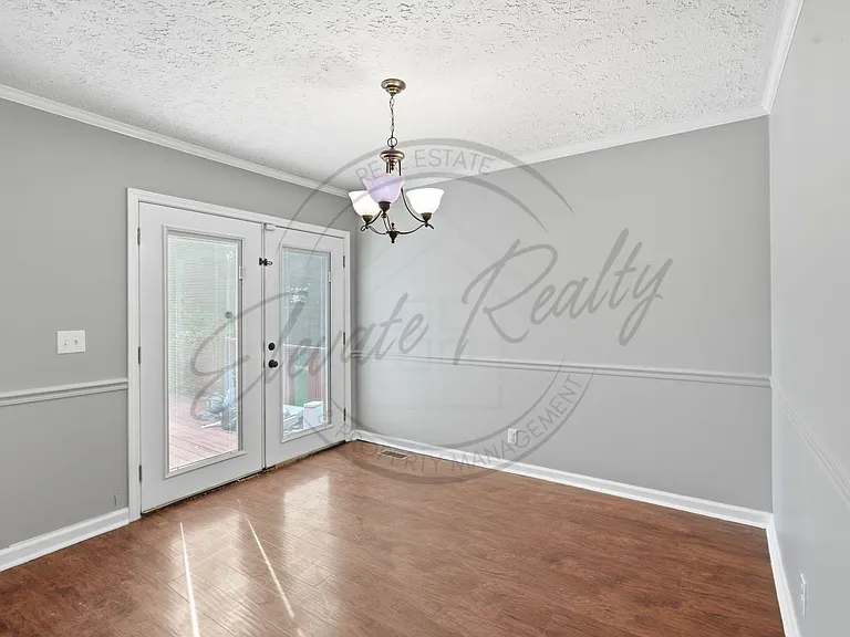722 Heritage Square Dr — Photo 5