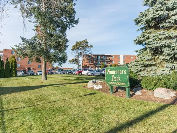 600 Governors Dr APT 22, Winthrop, MA 02152