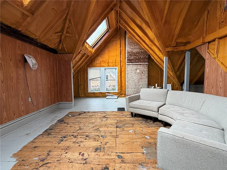 301 W Clinton St — Photo 12