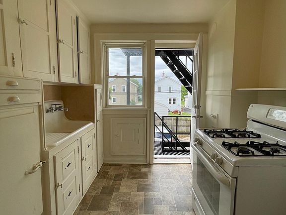 3rd image of 1150 Kenmore Ave APT 3