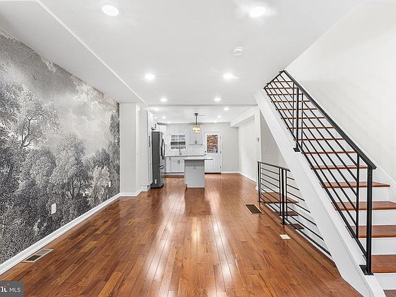 4th image of 2921 Almond St