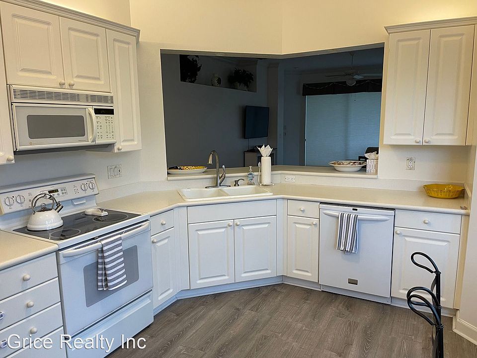 1st image of 2377 Ravenna Blvd #202-1