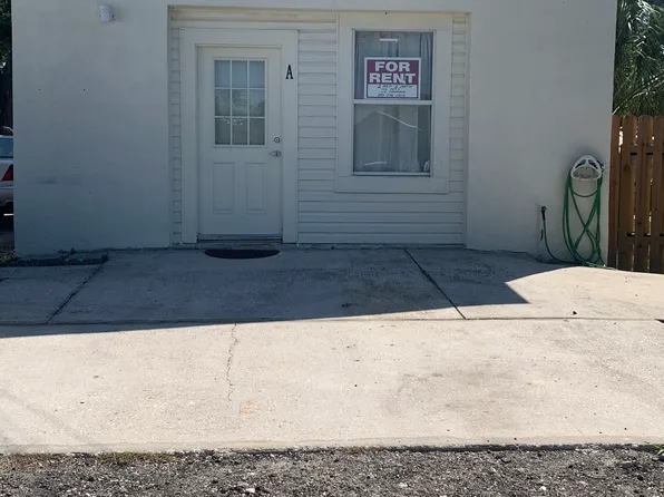 400 Roosevelt Blvd, Tarpon Springs, FL 34689