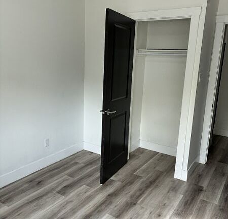 5th image of 190 Oakdene Ave #108