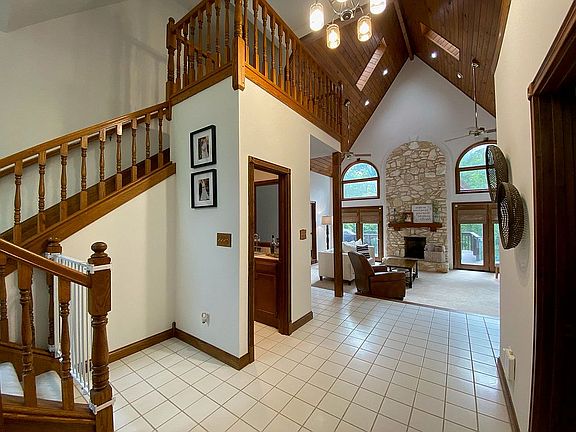 4th image of 12353 Gaines Way