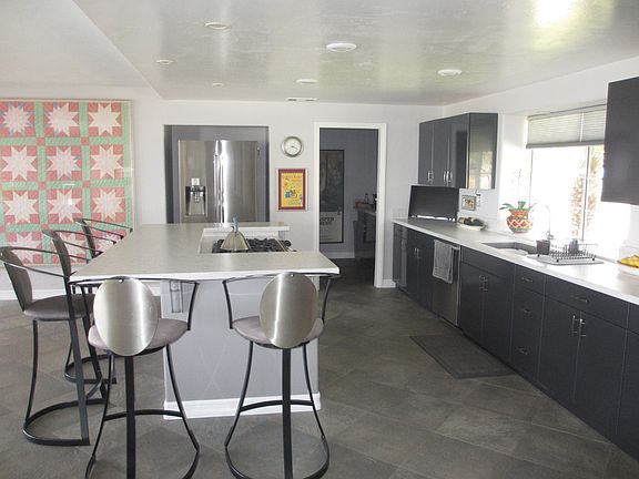Kitchen / pantry