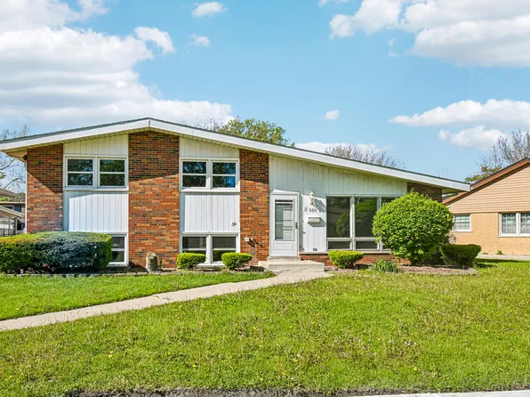 350 Carey Ct, Chicago Heights, IL 60411