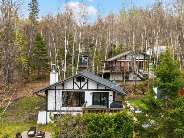 110 Rue De Montreux, Val David, QC J8C 2C7