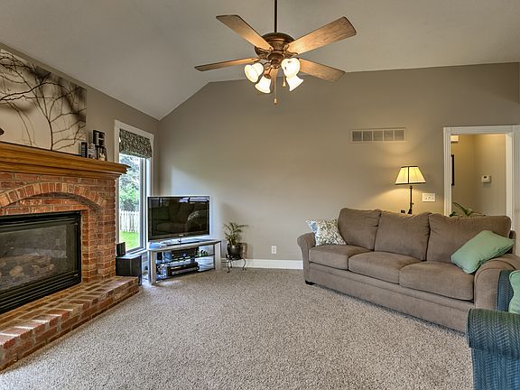 5th image of 4305 NE 102nd St