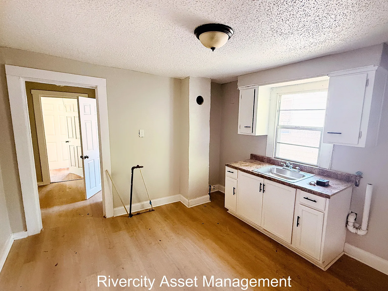 2 bed, 720 sqft, $895 — Photo 4