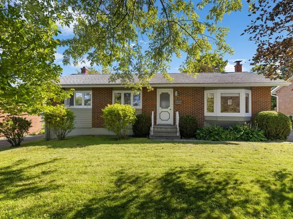 8 Muriel Ave, Dartmouth, NS B2W 2E3
