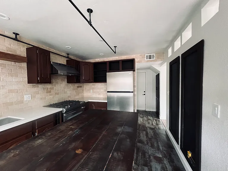 2425 La Brea Ct #2425 — Photo 5