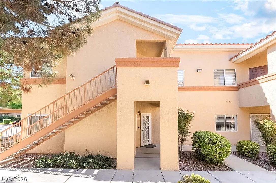 Building Photo - 1050 E Cactus Ave #2034