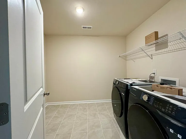 241 Ribbon Rail St — Photo 34