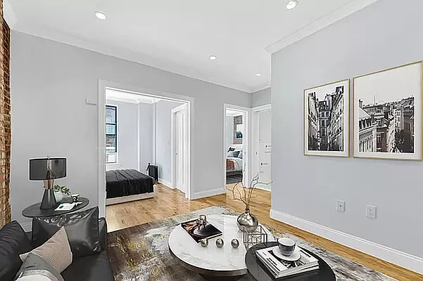 Rented by REAL New York | media 21