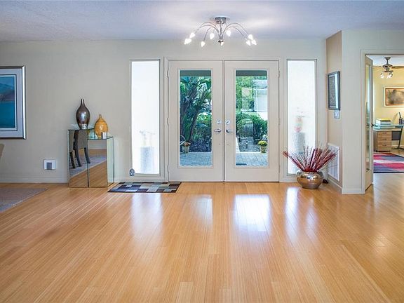 3rd image of 2712 Redford Ct E