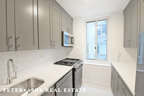 Rented by Peter Ashe | media 7