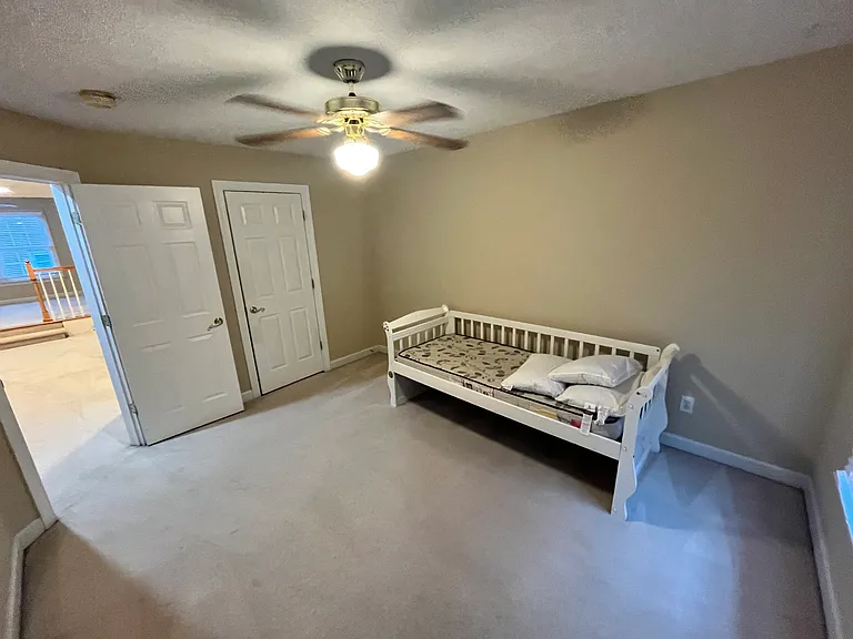 305 Fairway Ln — Photo 17